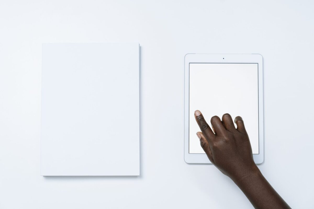 nettoyer écran tactile gestes protéger